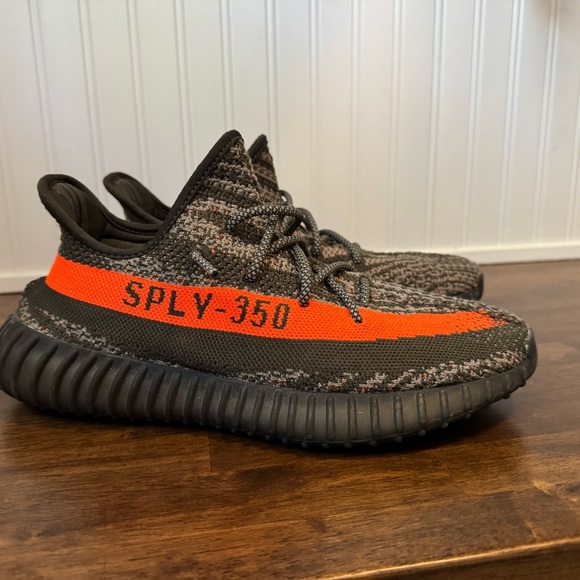Yeezy Boost 350 V2 'Carbon Beluga - Picture 1 of 5